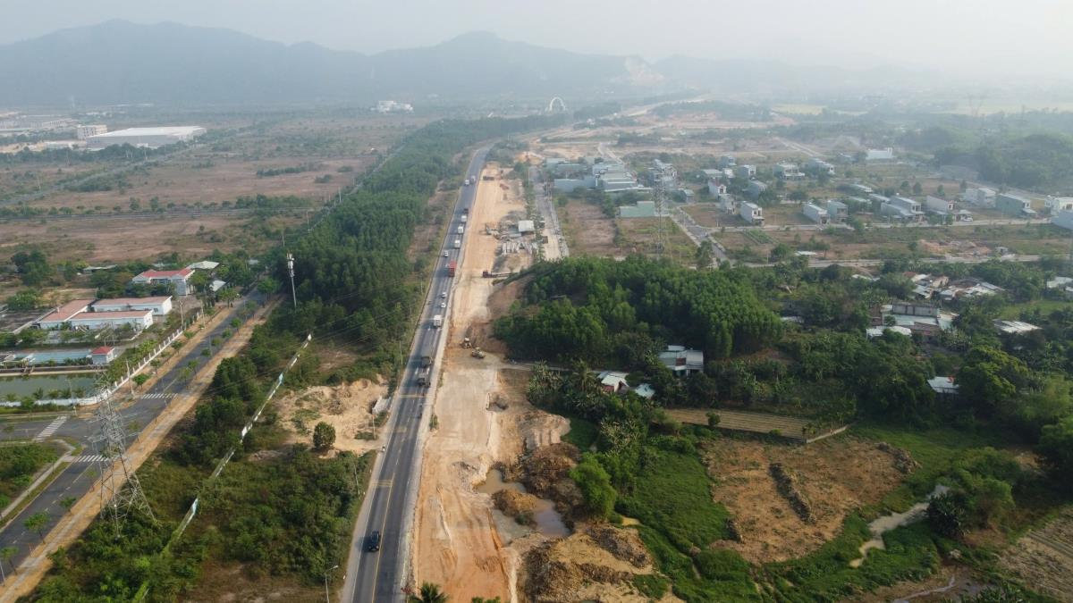 du an duong gom 2 ben cao toc hoa lien tuy loan