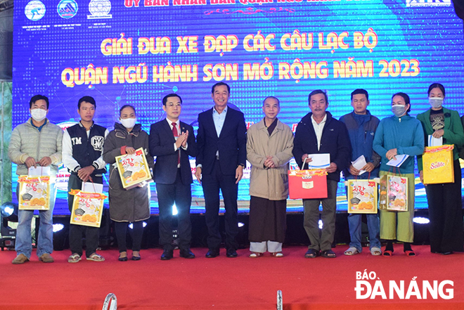 dua xe dap cac clb ngu hanh son 2