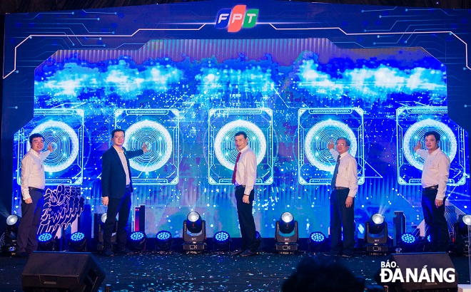 fpt khai truong trung tam r 26d