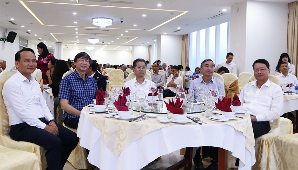 gap mat 100 ngay bao chi cach mang vn