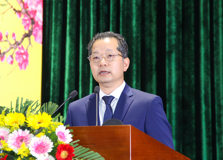 gap mat bao chi va van nghe si thanh pho