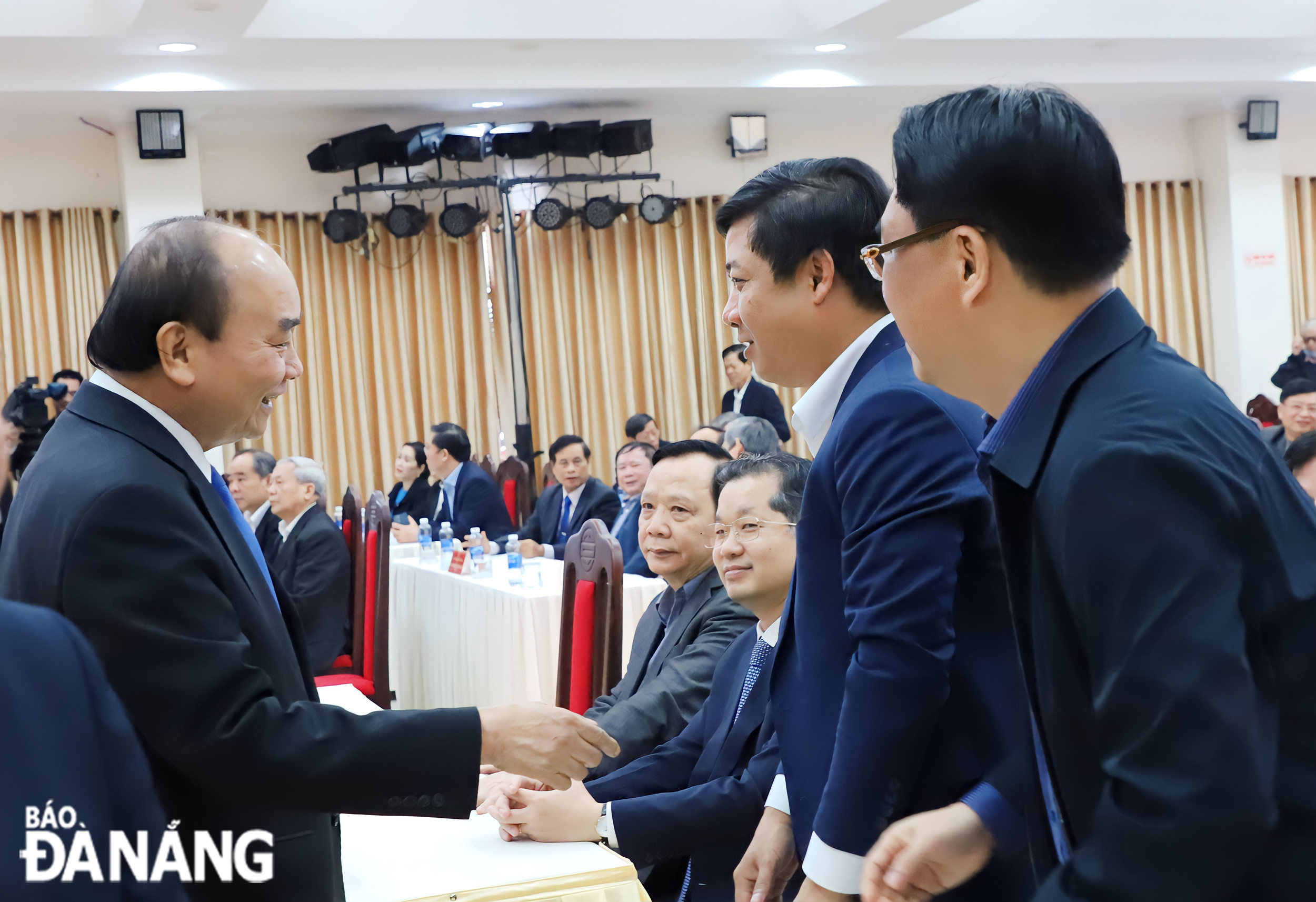 gap mat can bo huu tri cao cap khu vuc mien trung 2
