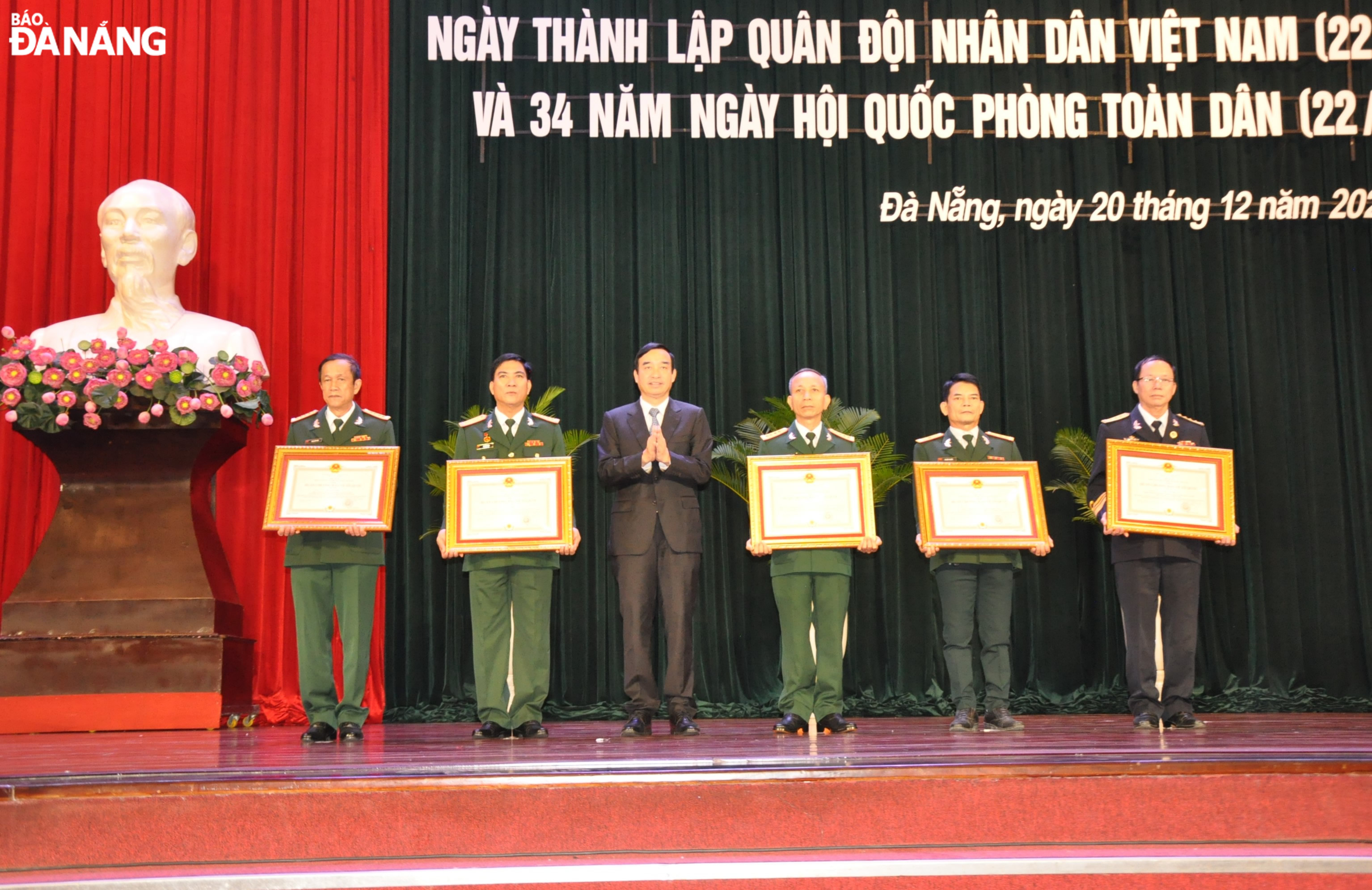 gap mat ngay quan doi nam 2023 8