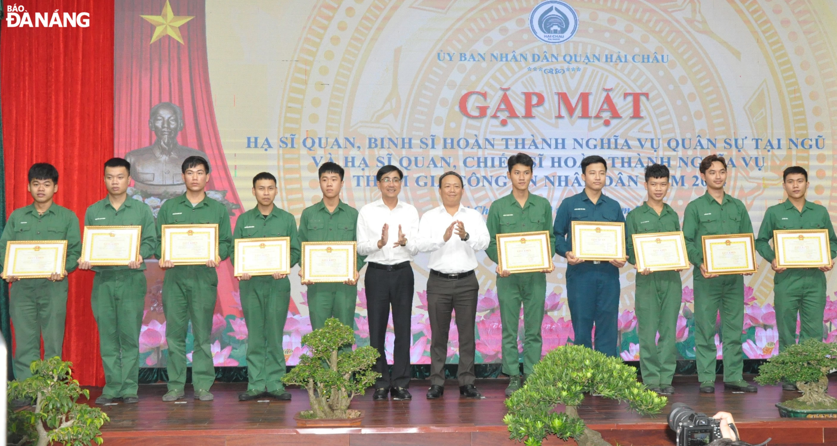 gap mat quan nhan xuat ngu 1