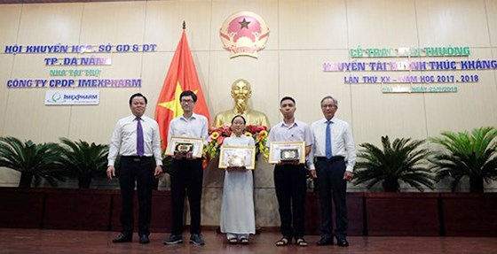 giai thuong huynh thuc khang 2