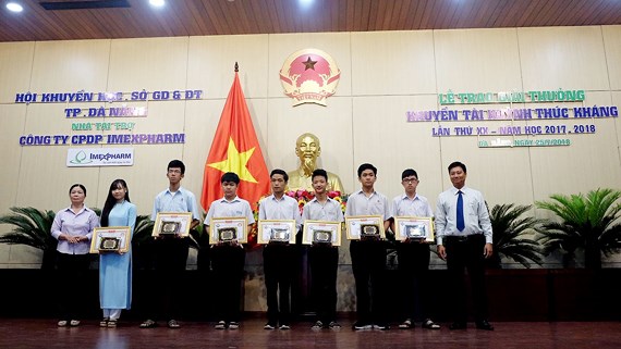 giai thuong huynh thuc khang