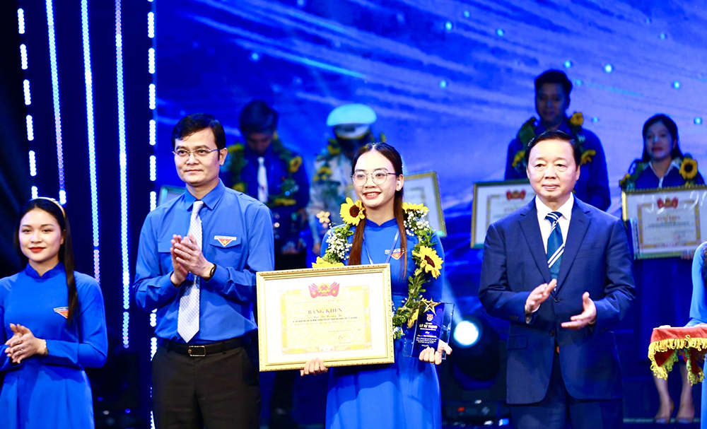giai thuong ly tu trong 8