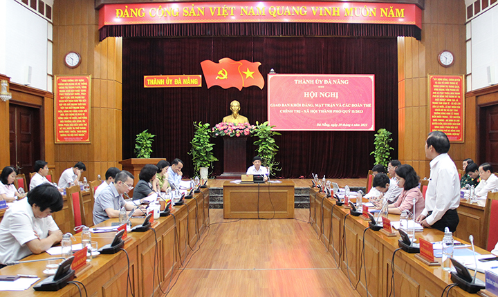 giao ban khoi dang mat tran
