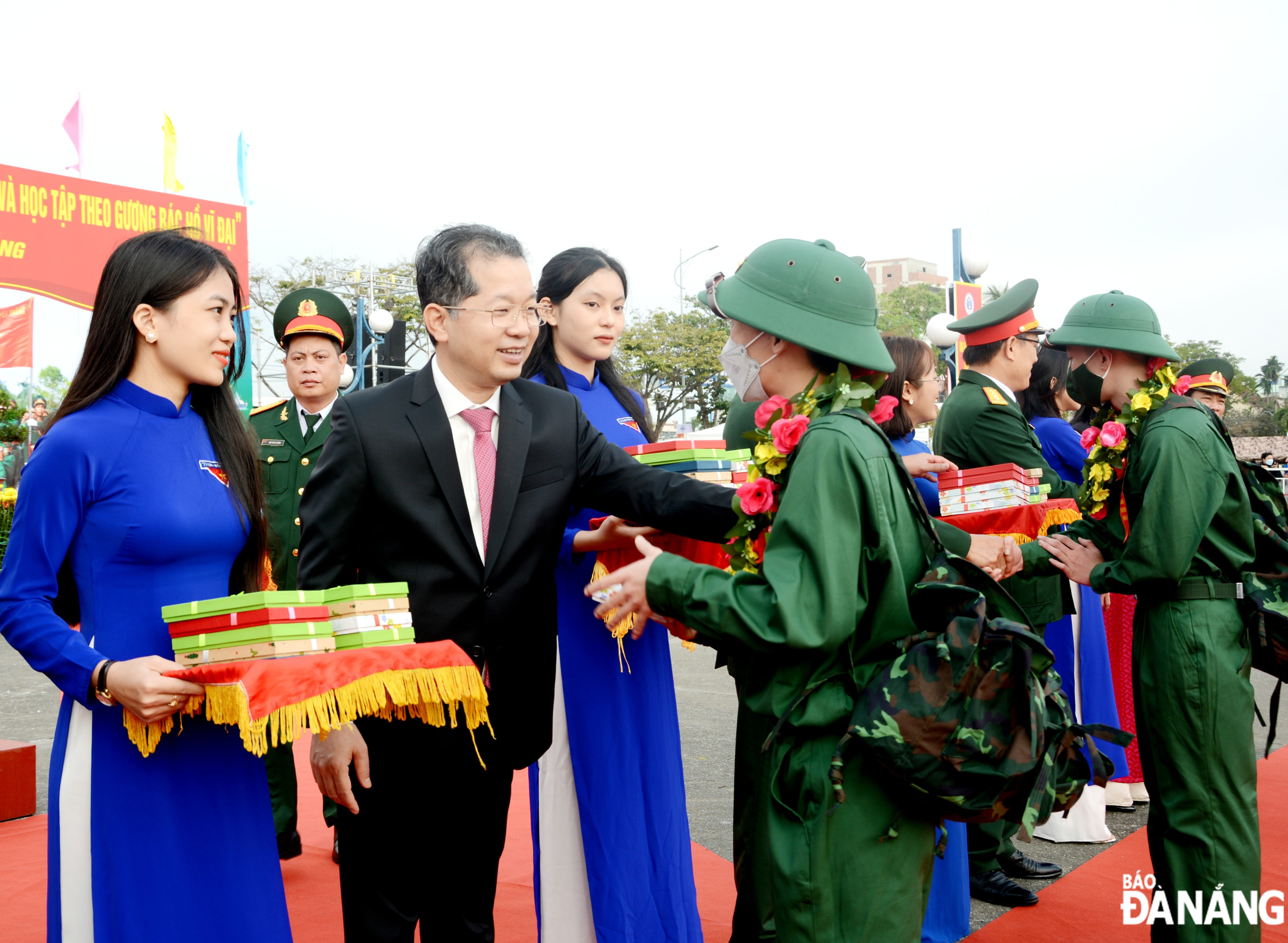 giao nhan quan 2023