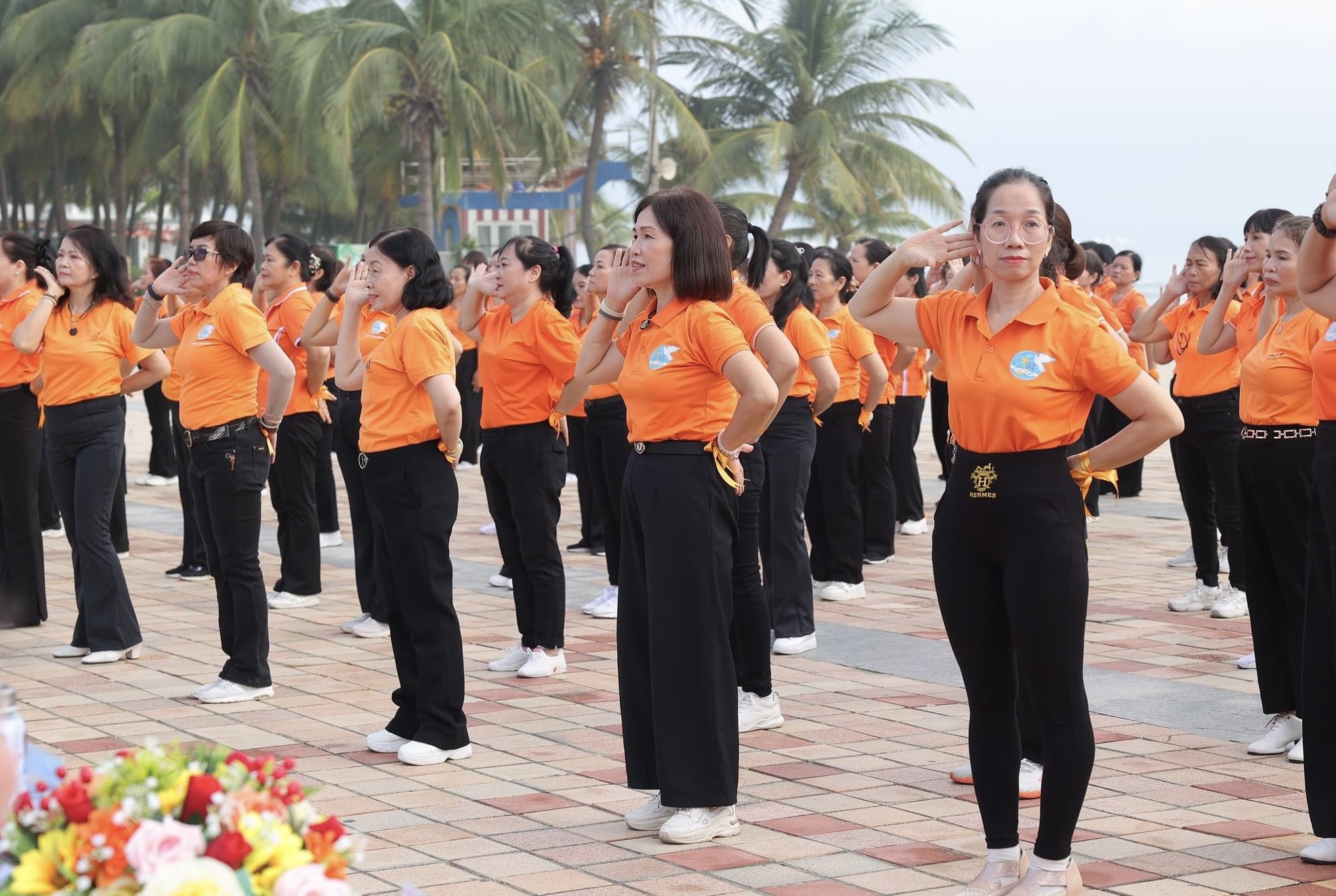 hanh song vi binh dang gio va phong ngua bao luc 141124 2