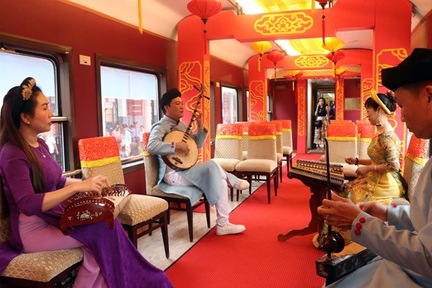 heritage train route launched to connect hue da nang 2