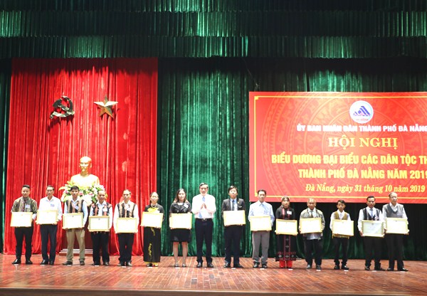 hn bieu duong cac dt thieu so 1