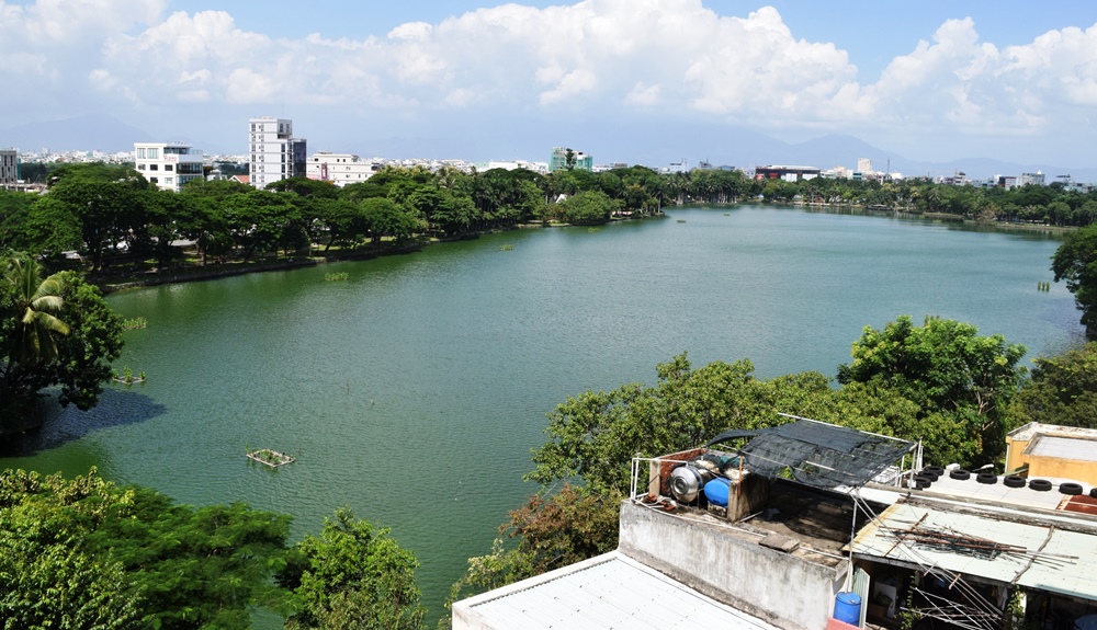 ho cong vien 29 03