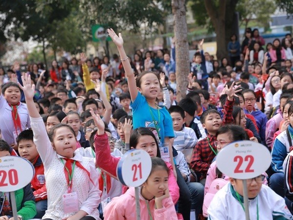 hoc sinh san truong