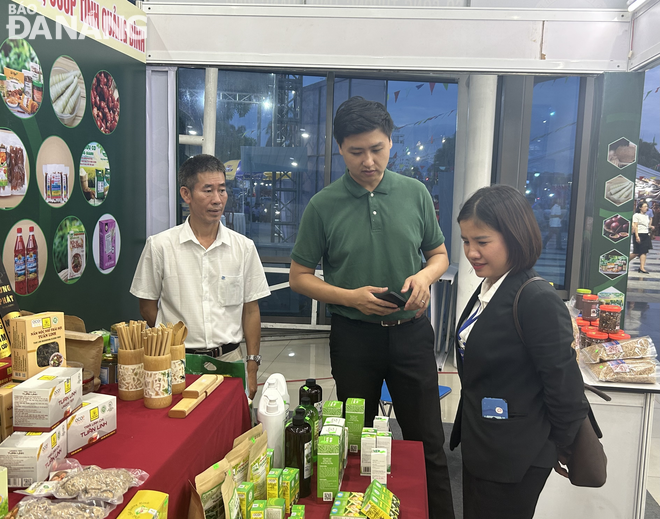 hoi cho ewec ngay 0308 1