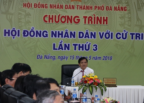 hoi dong nhan dan voi cu tri 1
