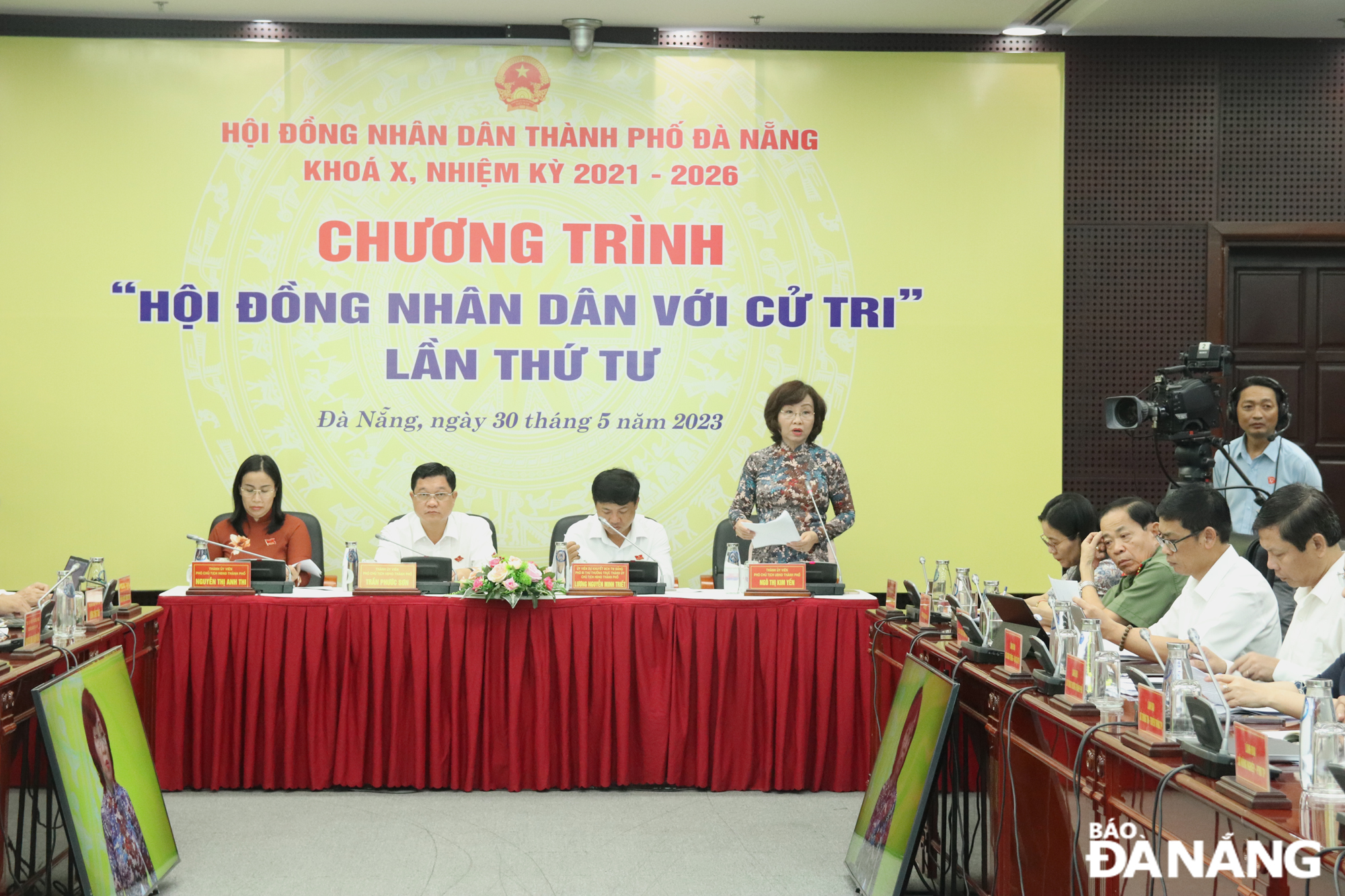 hoi dong nhan dan voi cu tri lan thu 4 1