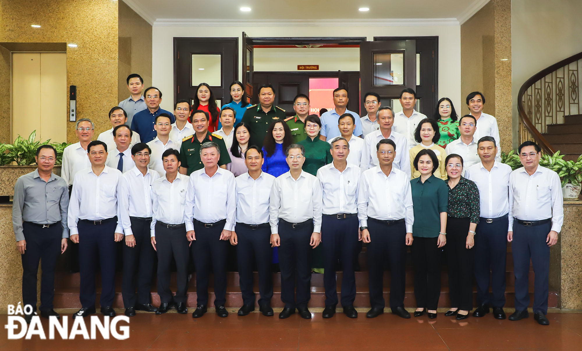 hoi ngh e1 bb 8b thanh uy lan thu 20 4