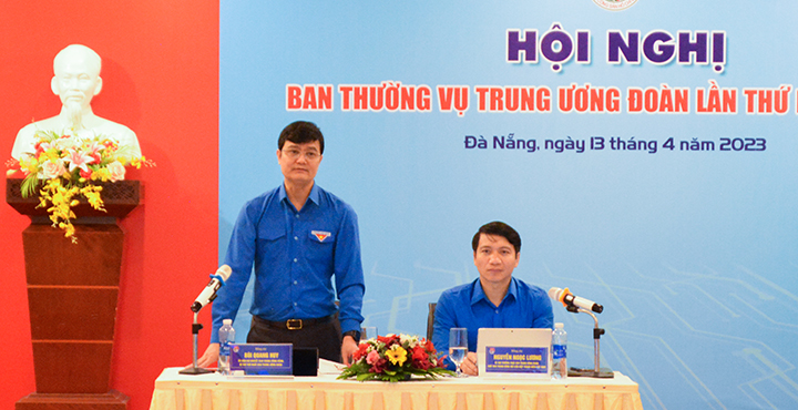 hoi nghi ban thuong vu trung uong doan lan 2 2c khoa 12 1