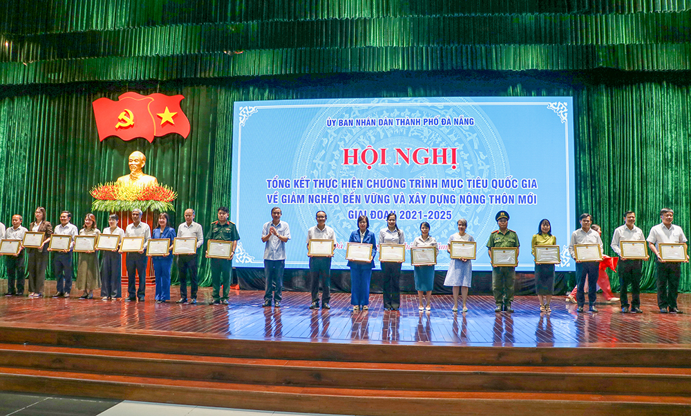 hoi nghi giam ngheo ben vung thang 6 nam 2025 1
