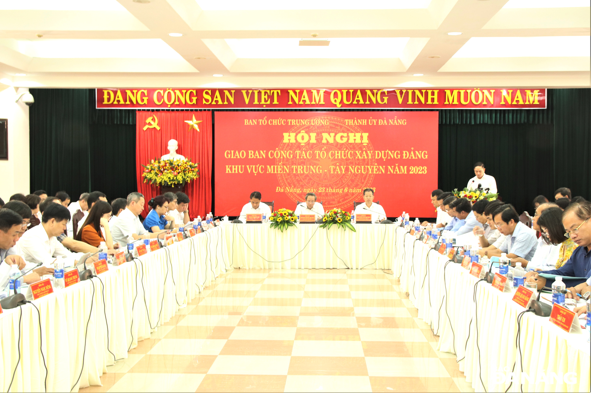 hoi nghi giao ban cong tac xay dung dang khu vuc mien trung tay nguyen 1