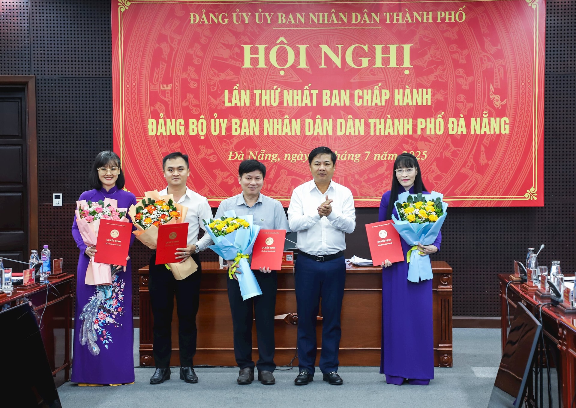 hoi nghi lan 1 bch dang bo 6