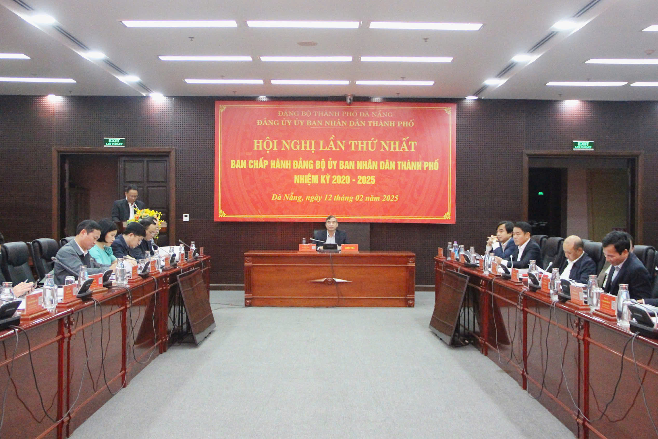hoi nghi lan 1 bch dang bo thanh pho