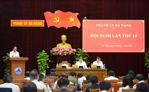hoi nghi lan thu 10 tieng anh