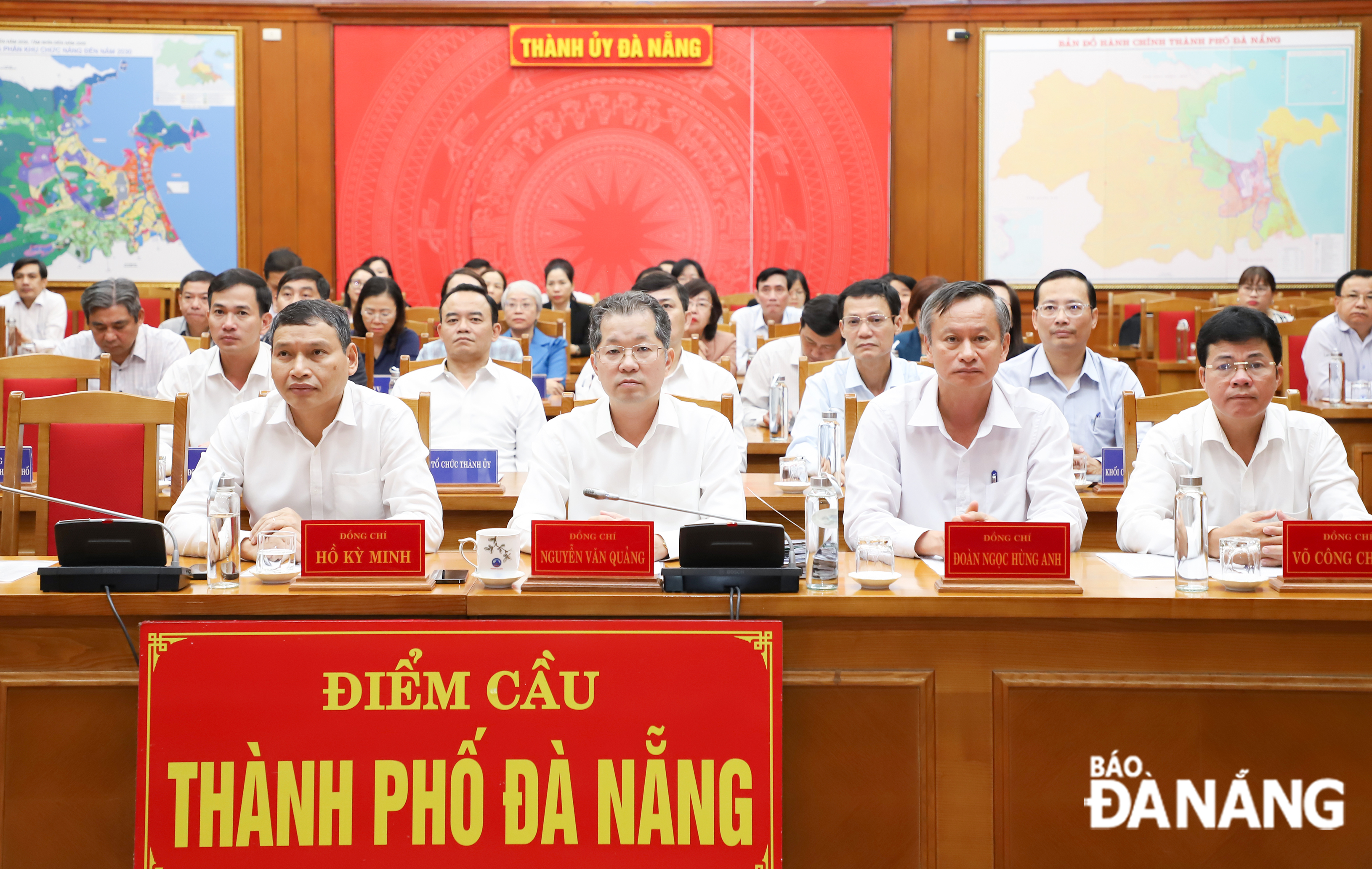 hoi nghi ngoai giao lan 32 1