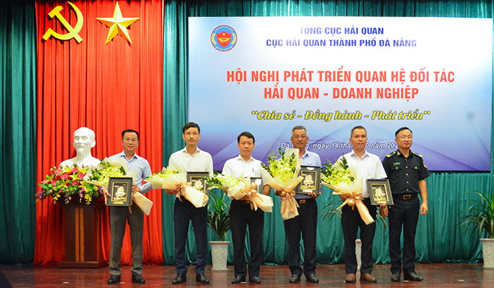 hoi nghi phat trien quan he doi tac hai quan dn 3