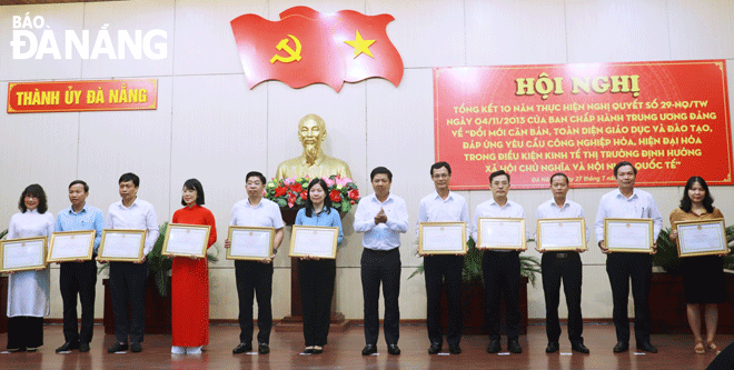hoi nghi so ket nganh giao duc