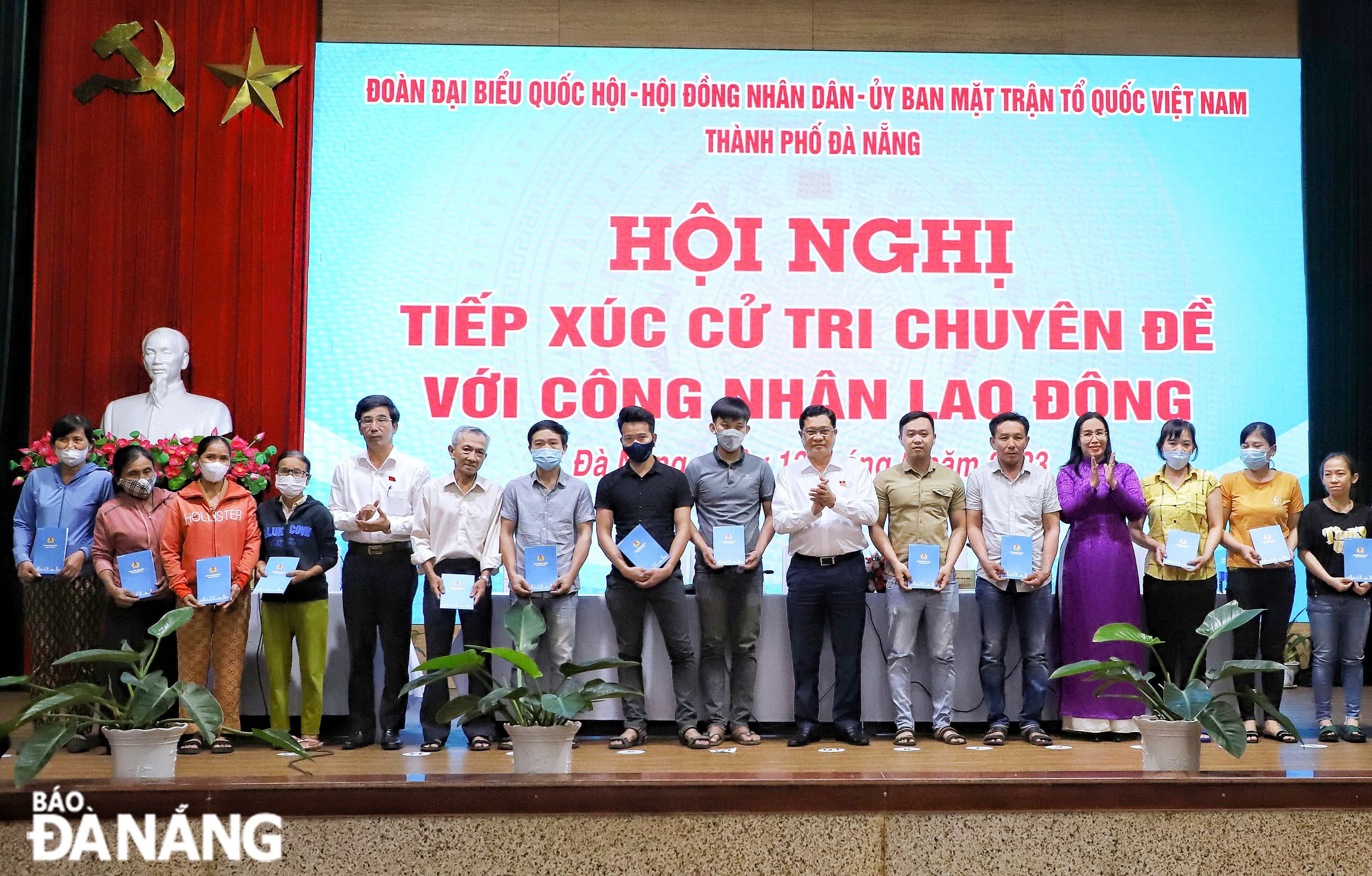 hoi nghi tiep xuc cu tri chuyen de 4
