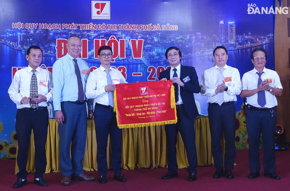 hoi quy hoach to chuc dai hoi lan 5 1