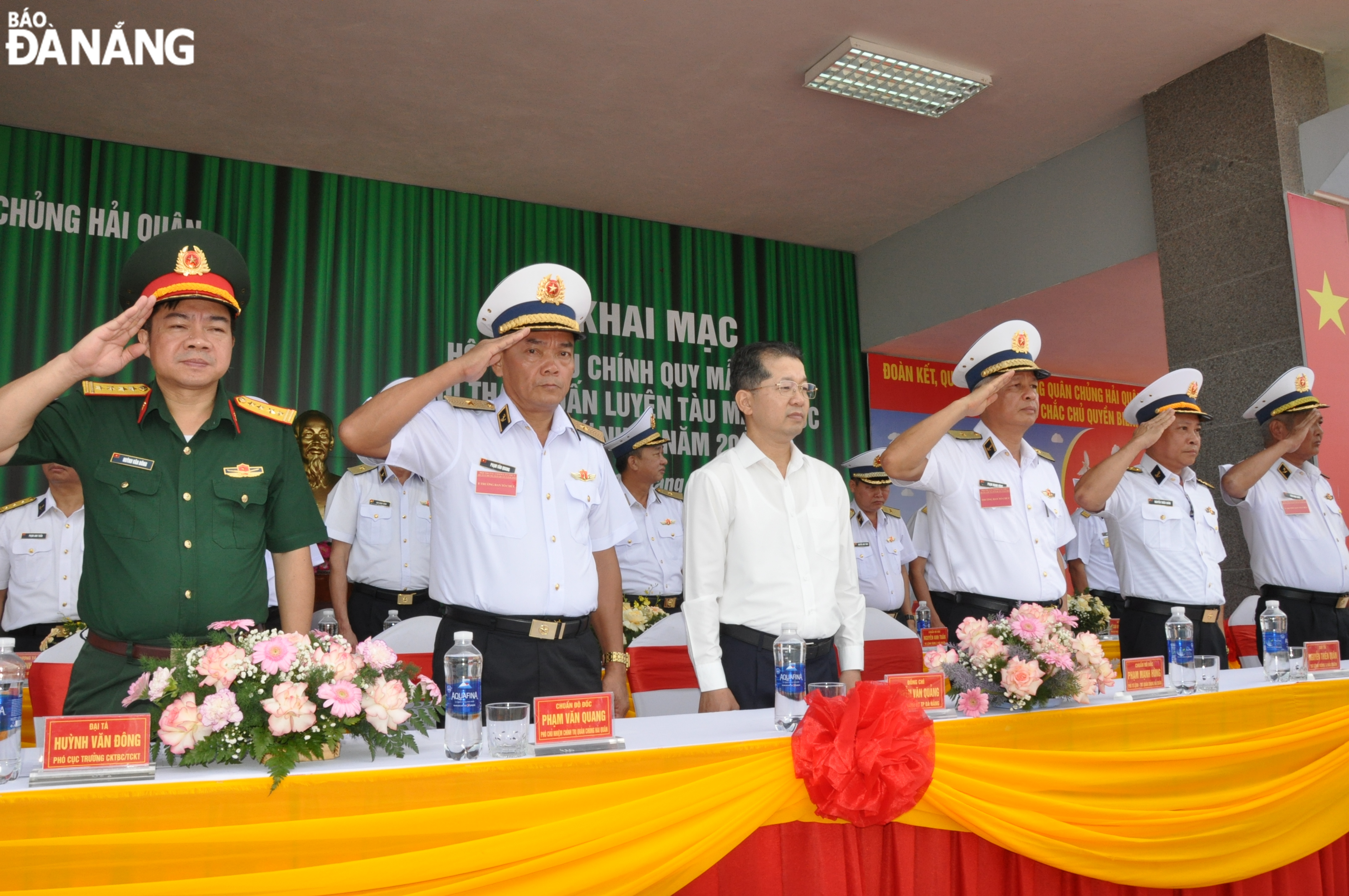 hoi thi tau chinh quy mau muc