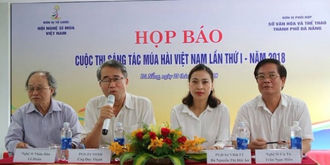 hop bao cuoc thi sang tac mua hai