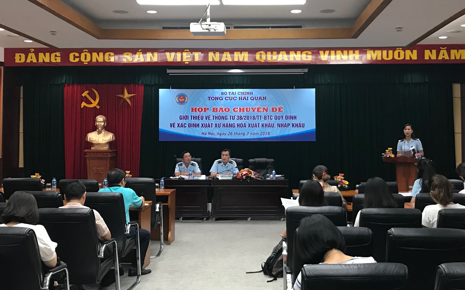 hop bao xuat xu hang hoa