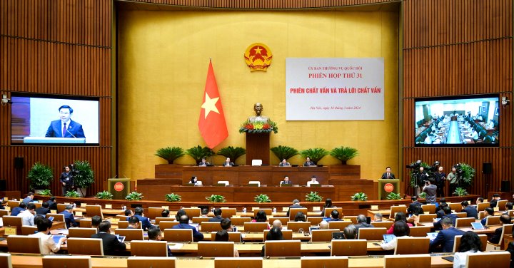 hop quoc hoi ngay 180324
