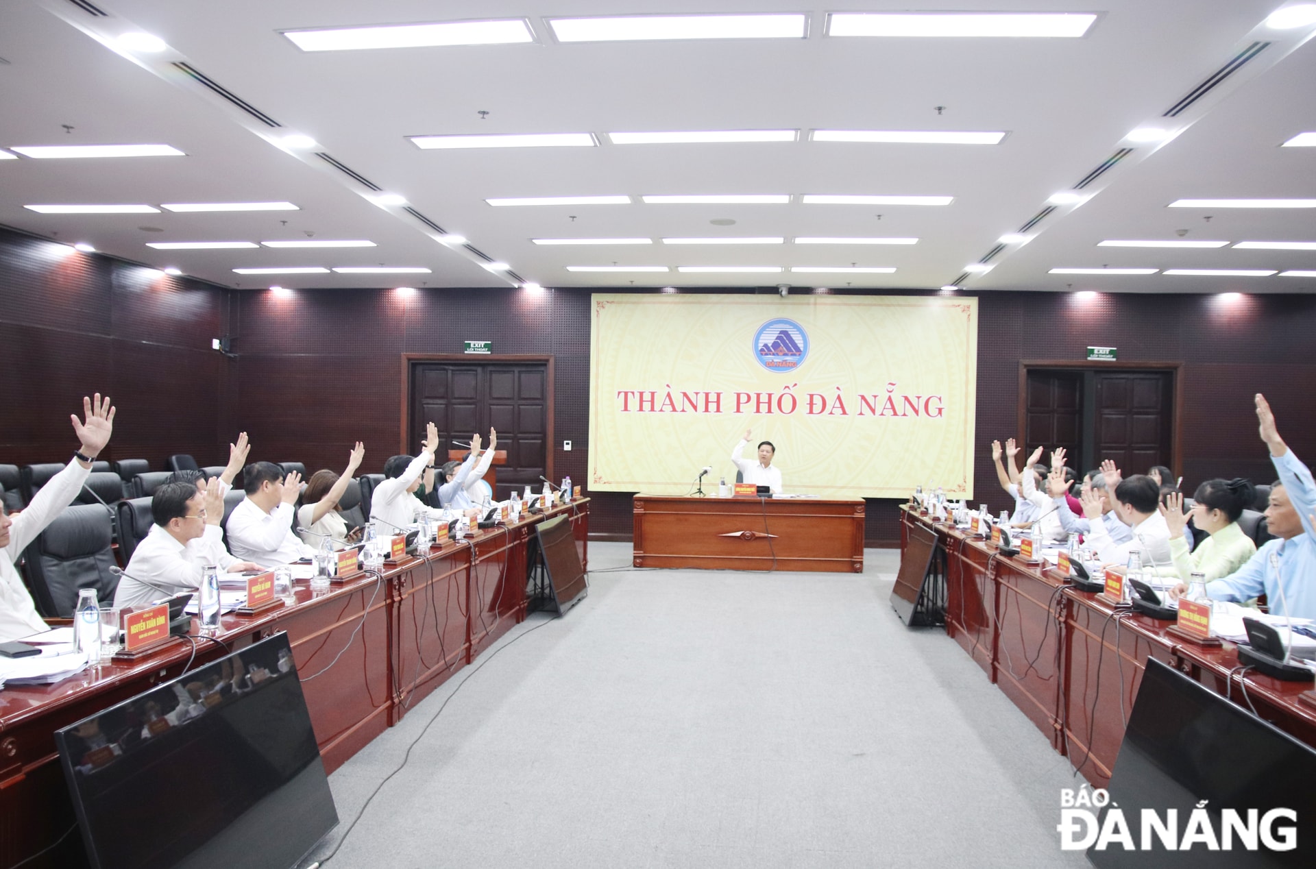 hop ubnd thuong ky thang 07 2025 1
