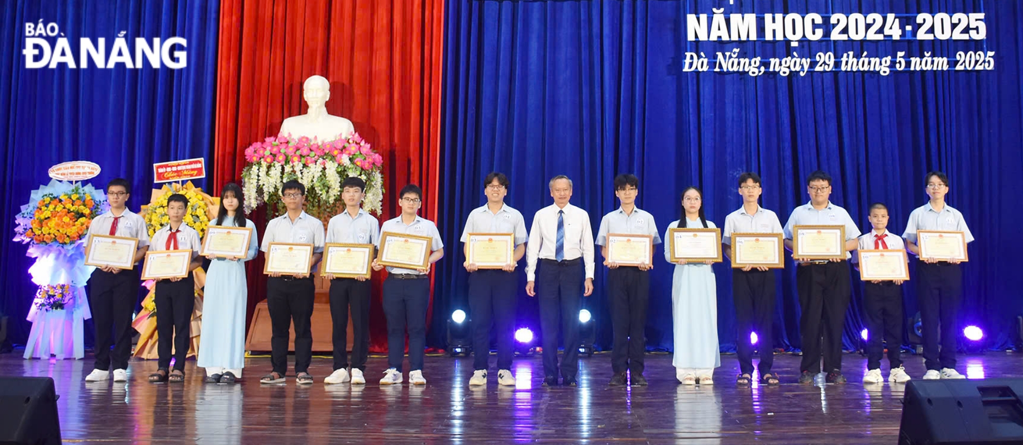 hs gioi xuat sac toan dien tieu bieu 2025 1