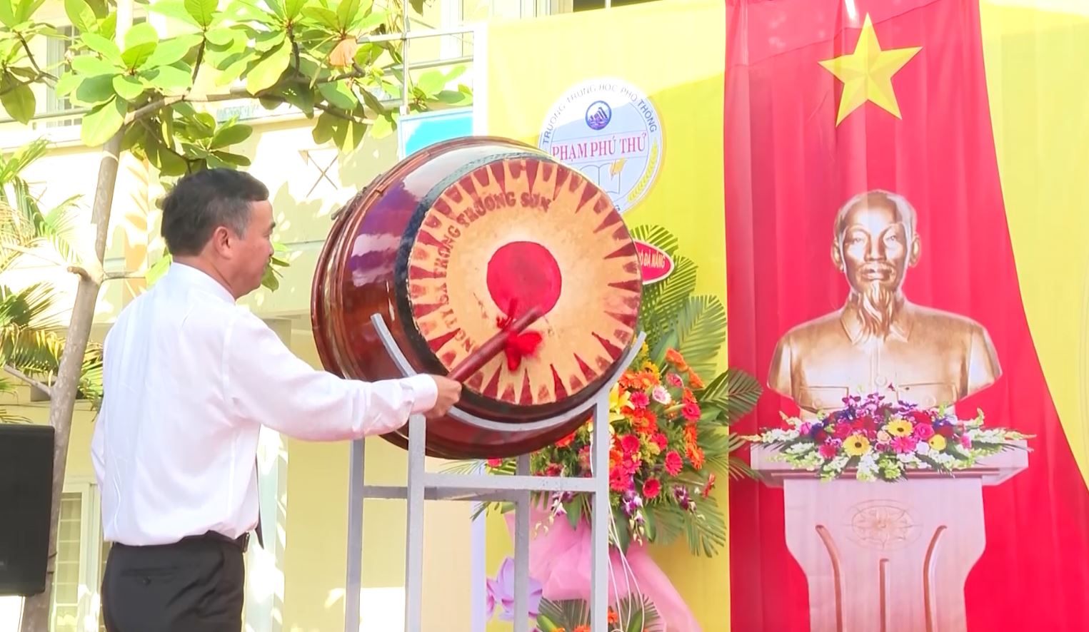 khai giang 050922 3
