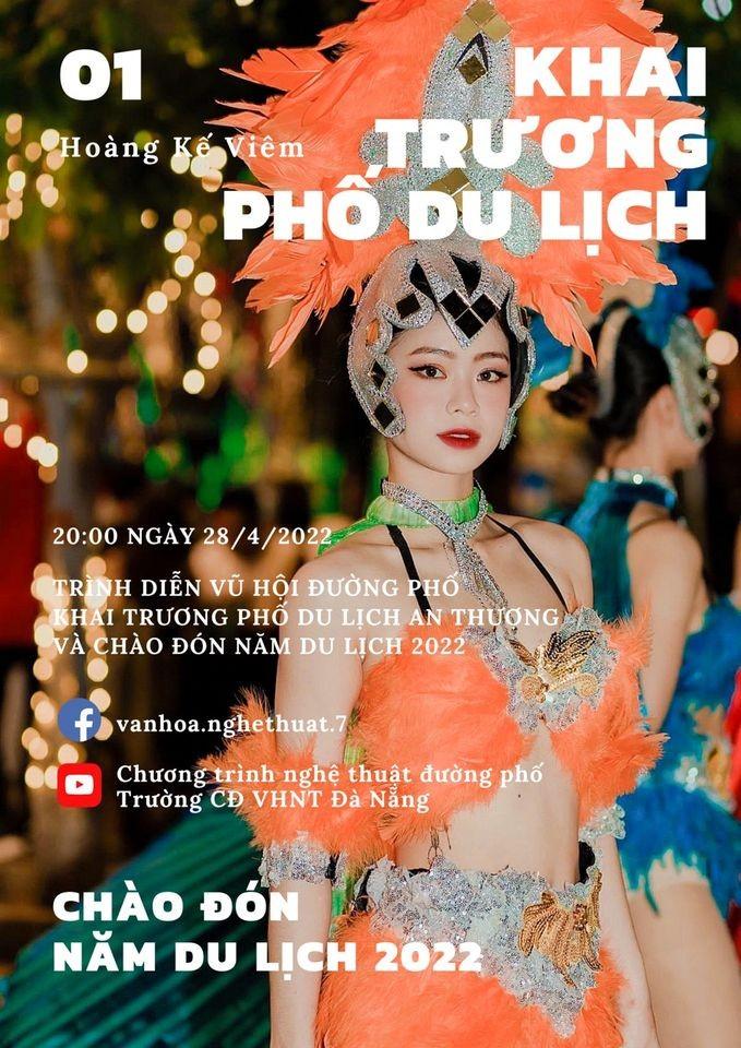 khai truong pho du lich