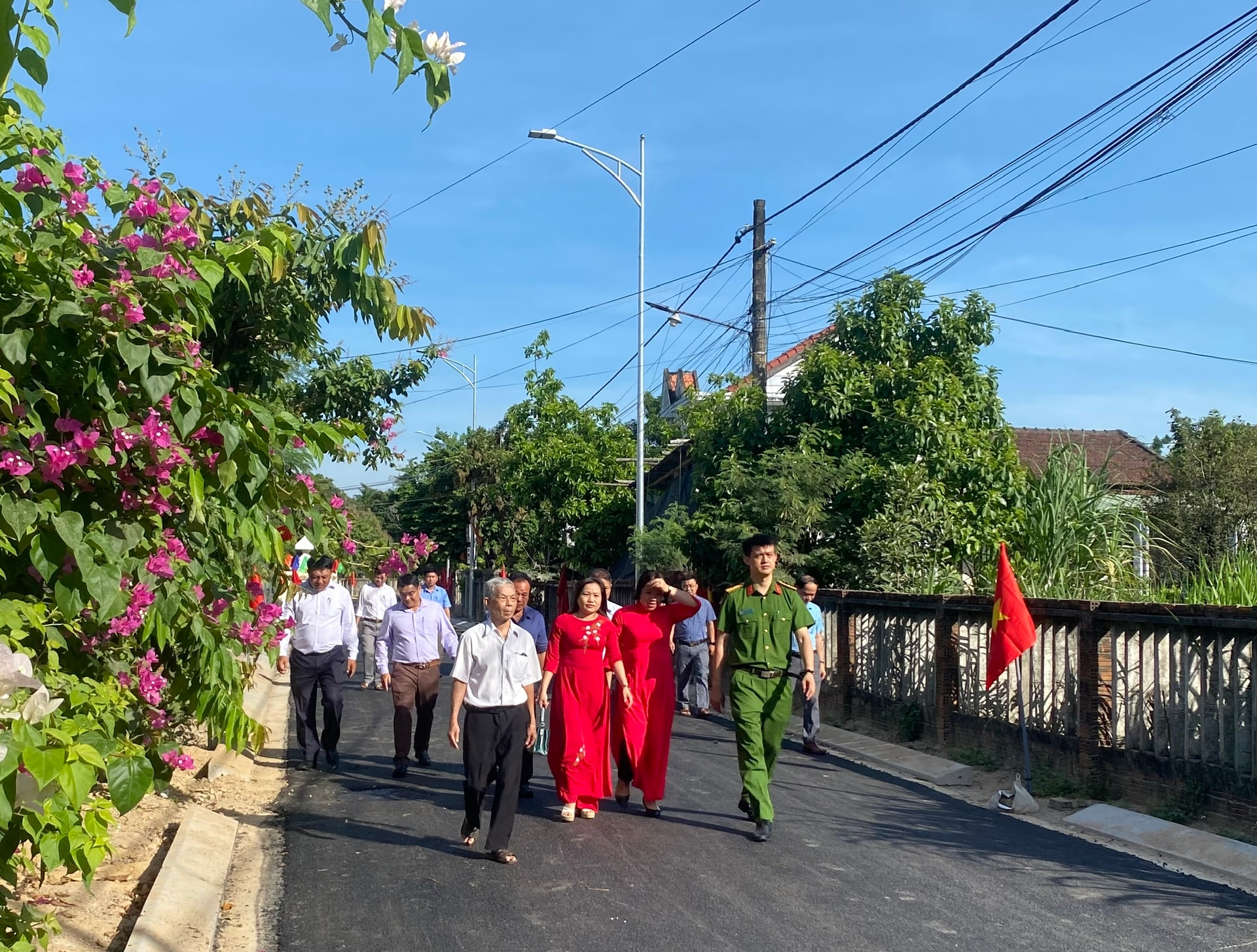 khanh thanh duong vao nha me thu 1