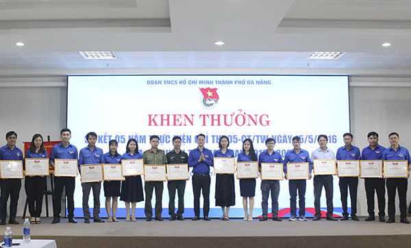 khen th c6 b0 e1 bb 9fng 20 t e1 ba adp th e1 bb 83 c c3 b3 th c3 a0nh t c3 adch xu e1 ba a5t s e1 ba afc
