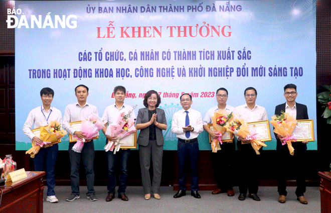 khen thuong ca nhan to chuc co thanh tich khoa hoc cong nghe