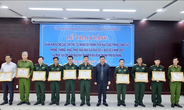 khen thuong thanh tich trong cong tac khac phuc thien tai 2