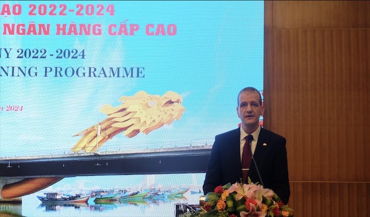 khoa dao tao can bo quan ly ngan hang cap cao do seco tai tro 1