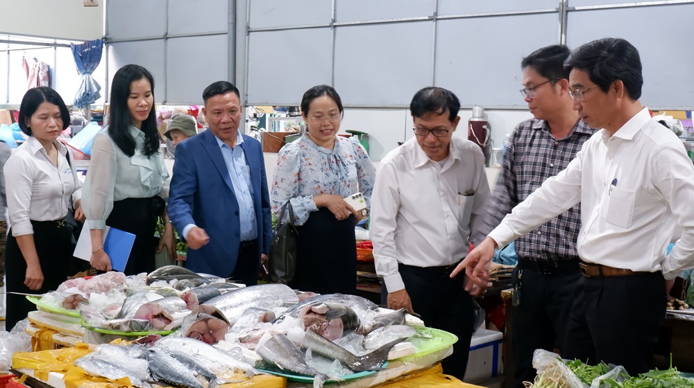 kiem tra thi truong tet 2