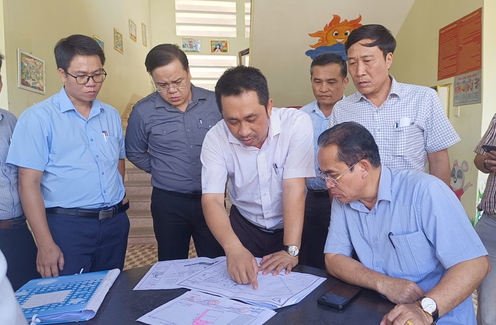 kiem tra truong hoc