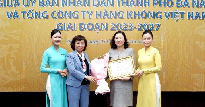 ky ket hop tac voi vietnam airlines 2