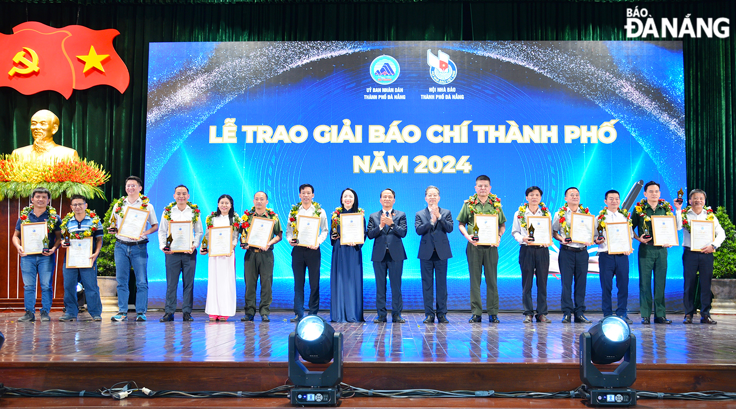 ky niem 100 nam ngay bao chi cm vn 2